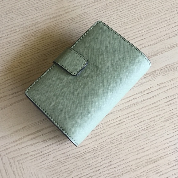Michael Kors Light Sage Leather Bifold Wallet - Picture 2 of 8